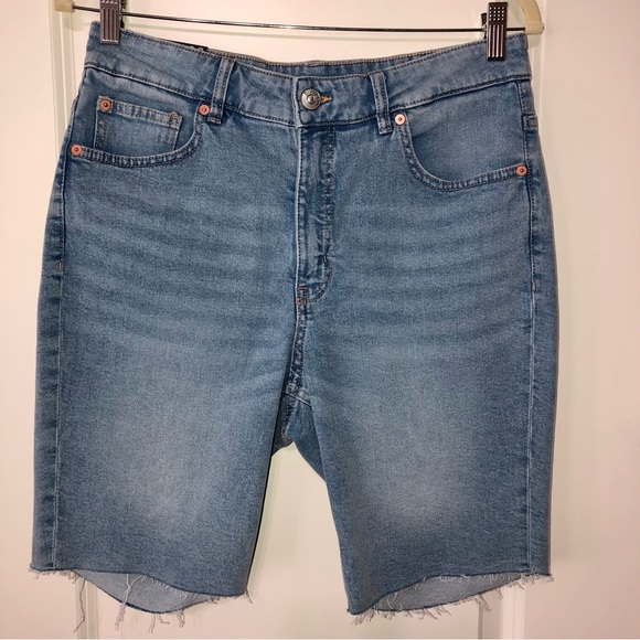 H&M Divided Regular Waist Tallie Standard Raw Hem Denim Jean Short 30 New - Picture 1 of 12